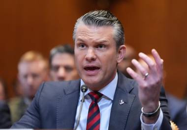 El secretario de Defensa de Estados Unidos, Pete Hegseth, declara en una audiencia del subcomité de asignaciones de defensa del Senado sobre la solicitud de presupuesto para el Departamento de Defensa.