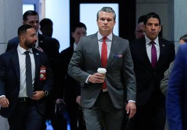 El secretario de Defensa Pete Hegseth llegando al Congreso en Washington el 16 de diciembre del 2025. FOTO: