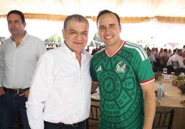 El gobernador Manolo Jiménez reiteró su respaldo a Miguel Riquelme como próximo alcalde interino de Torreón y aseguró que trabajarán de manera coordinada.