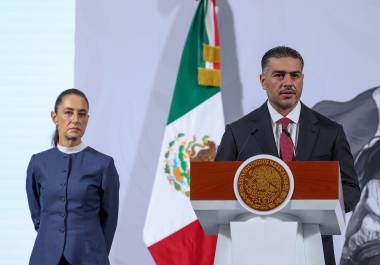 Omar García Harfuch informó sobre avances en la investigación del asesinato del alcalde de Uruapan, Carlos Manzo, destacando que no hay indicios de vínculos entre policías municipales y el crimen organizado, y que se analizan videos clave del ataque