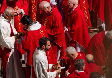 Los cardenales decidieron que el cónclave comenzará el 7 de mayo.