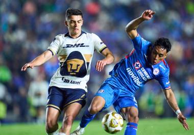Pumas resistió la presión inicial de La Máquina y dejó la definición del título para Ciudad Universitaria.