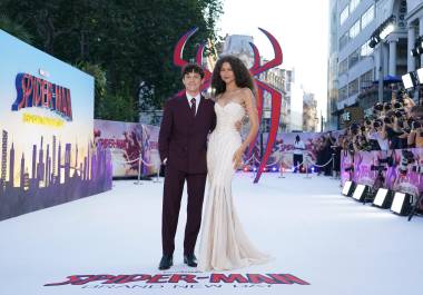 Tom Holland y Zendaya posan para los fotógrafos al llegar al estreno de Spider-Man: Brand New Day en Londres, el 29 de julio de 2026.
