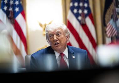 En las últimas dos décadas, Irán amenazó repetidamente con cerrar el estrecho de Ormuz; el presidente Trump subestimó la capacidad de Irán para hacerlo.
