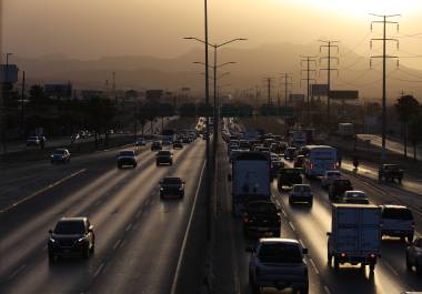 La inversión térmica mantiene atrapados los contaminantes en el valle de Saltillo, según expertos de la Universidad Autónoma Agraria Antonio Narro.