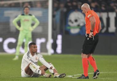 Mbappé tuvo que salir de cambio a los casi 40 minutos luego de haber anotado el gol con el que el Real Madrid se puso al frente en el partido ante el Atalanta.