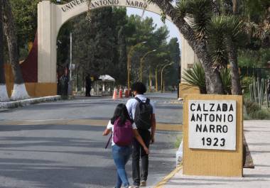 Durante una reunión en la Alameda de Zaragoza, exigieron la reanudación de clases presenciales, mayor información sobre la huelga y soluciones para los estudiantes afectados.