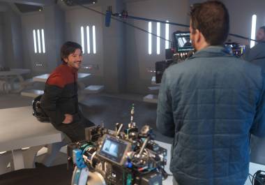 Diego Luna en el set de rodaje de la serie `Andor´. Foto Des Willie/Lucasfilm