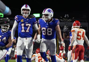 Josh Allen llevó a los Bills a triunfar ante unos Chiefs que iban invictos en la Temporada 2024, pero ahora no pudieron contra la defensa-ataque de Búfalo.