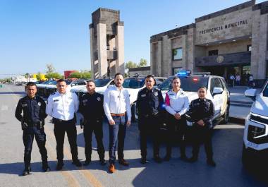 El alcalde Jacobo Rodríguez encabezó la entrega oficial de nuevas patrullas a la Policía Municipal.