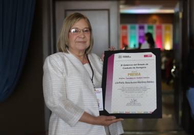 La maestra señala que el verdadero valor de la docencia está en impactar vidas y dejar huella en las comunidades escolares.