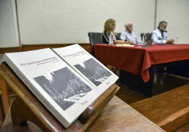 Algunos poemas del libro están inspirados en comunidades como San Antonio de las Alazanas y Potrero de Ábrego.