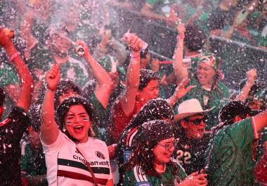 Miles de familias abarrotaron el Biblioparque Norte para seguir el duelo entre México e Inglaterra en el FUTFEST Saltillo 2026.