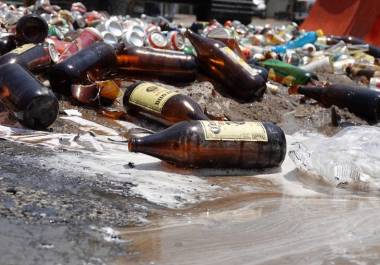 El consumo de alcohol en la calle es la principal falta cívica que se comete, de acuerdo con el Inegi.