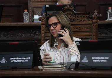 Las diputadas Guadalupe Oyervides (en la imagen), y Beatriz Fraustro explicaron el impacto de los nuevos criterios de la SCJN sobre las leyes de ingresos municipales en Coahuila.