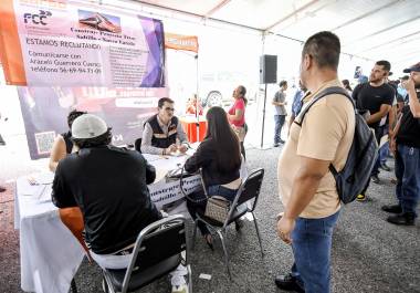 En Coahuila, más de 57 mil trabajadores reportaron al cierre de 2025 estar en búsqueda de un segundo empleo para reforzar sus ingresos.