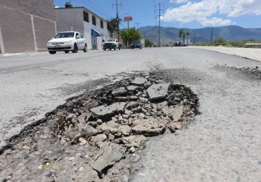 Lluvias ponen a prueba obras viales y reaparecen daños en Saltillo