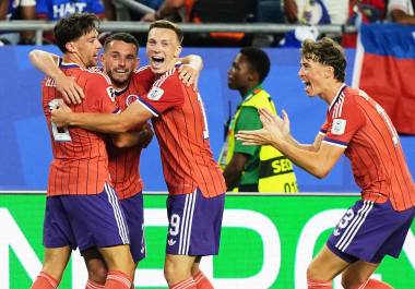John McGinn marcó el gol que le dio a Escocia un triunfo histórico en su regreso mundialista.