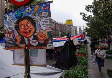 La cantidad de manifestantes que regresó a Oaxaca incluso obligó a aplazar una de sus asambleas estatales hasta el lunes.