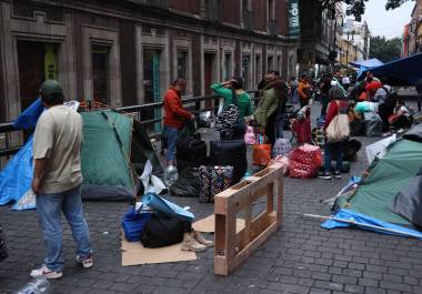 Las dirigencias del magisterio disidente concretaron el repliegue de los contingentes estatales tras suscribir minutas con las dependencias federales.