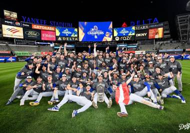 Los Ángeles Dodgers se coronaron campeones de la Serie Mundial 2024 tras una intensa victoria de 7-6 sobre los Yankees de Nueva York en el quinto juego.