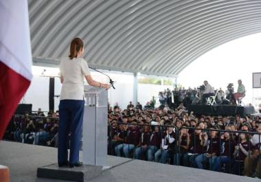 La Presidenta pidió a los estudiantes ayudar a ubicar a quienes hayan dejado de asistir a clases.
