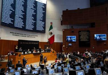 El Senado de la República aprobó en lo general la reforma en materia de reducción de la jornada laboral de 48 a 40 horas semanales.