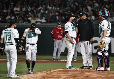 Saraperos llenó las bases en momentos clave, pero no logró concretar en el cierre del juego.