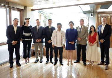 La delegación estuvo conformada por destacados directivos y periodistas de América Latina, incluyendo al Director General de Vanguardia.
