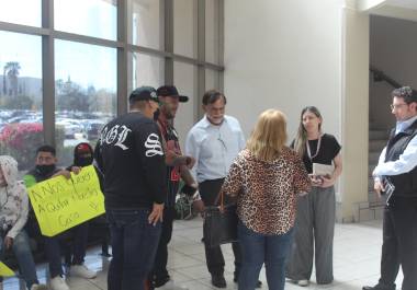 Acudieron a la Fiscalía para realizar su denuncia.