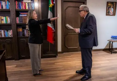 El mandatario se separa de esta manera del cargo con carácter indefinido y por más de 30 días.