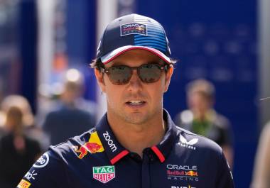 Checo Pérez aún tiene contrato con Red Bull y será hasta el 2026 cuando se decida su futuro dentro de la F1.