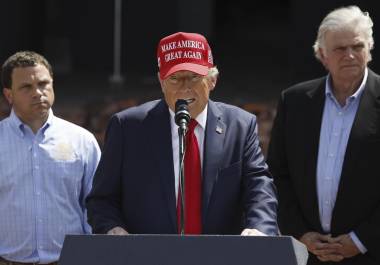 Donald Trump considera que la oleada de violencia se debe al trasiego de fentanilo en la frontera | Foto: AP