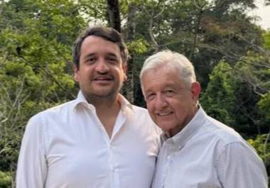 López Obrador se ha convertido en el principal encubridor de las figuras de Morena ligadas al crimen organizado, acusa el periodista Raymundo Riva Palacio. Sin embargo, ahora deberá “calcular qué es lo mejor para él, si la entrega de viejos camaradas leales o salvar a sus hijos y a él mismo”.