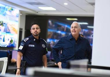 Como parte de las acciones de supervisión, el alcalde recorrió personalmente las instalaciones del área de inteligencia y el Centro de Control y Comando (C2) de la Policía Municipal.