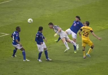 En un épico descenlace en penales, la Final del 2013 entre Águilas y Cruz Azul estuvo marcada por un histórico gol de Moisés Muñoz.