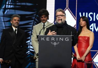 Regalo. El director mexicano recibió el Premio Visionario en el Festival de Palm Springs y aprovechó el escenario para rendir un homenaje personal a su hermano mayor, recientemente fallecido.