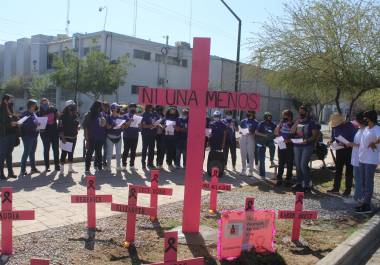 Integrantes del colectivo Mujeres que Luchan por Mujeres exigen celeridad en el mecanismo de Alerta de Género.