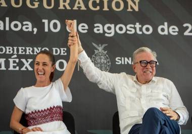 El Gobernador de Sinaloa, Rubén Rocha Moya fue entrevistado por medios de comunicación, afirmando que no dejará Sinaloa y tener el respaldo de Claudia Sheinbaum.