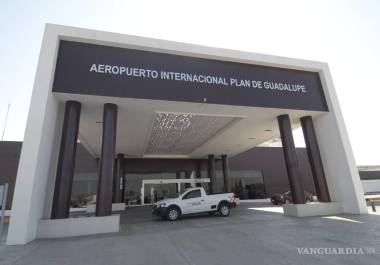 La Secretaría de Salud de Coahuila prevé instalar un módulo sanitario en aeropuertos del estado para monitorear a viajeros internacionales con síntomas, como parte de los protocolos especiales de vigilancia.