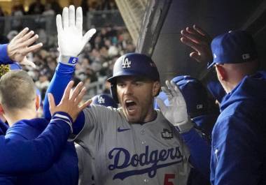 La serie, que revive la histórica rivalidad entre Dodgers y Yankees, podría definirse este martes en el Yankee Stadium si Los Ángeles asegura la victoria.