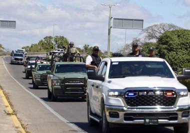 Tras la caída del auto, los restantes dos funcionarios de la CIA, que viajaban en otro auto, intentaron un rescate a pie sin tener éxito.