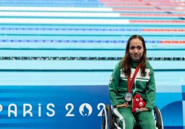 Viviana Aceves se subió a lo más alto el podio al conquistar la primera medalla para México, colgándose la plata.