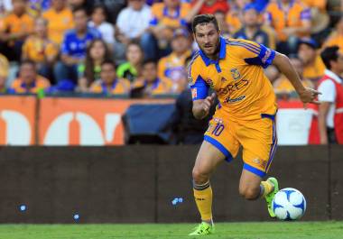 El delantero francés André-Pierre Gignac todavía no define su futuro tras terminar su etapa con Tigres.