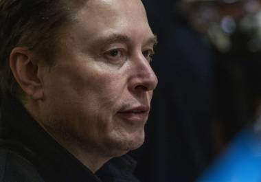 A Elon Musk se le ha llamado el Maestro de los Proyectos Visionarios, pero actualmente tiene un enorme problema en su compañía automotriz, Tesla, y no se sabe si será capaz de solucionarlo.
