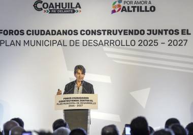 Baranda dio una ponencia durante el Foro de Consulta Ciudadana “Por Amor a Saltillo”.