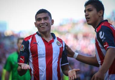 Orbelín Pineda volverá a las Chivas luego de un paso por Europa, en donde estuvo en el Celta de Vigo y el AEK de Atenas.