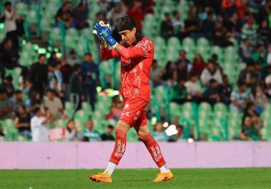 Santos Laguna cerró el Apertura 2025 con una victoria por 1-0 sobre Pachuca en el TSM Corona, gracias a un gol de Bruno Amione.