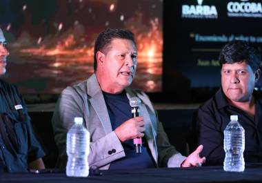 Juan Antonio “El Zurdo” Flores presentó “El Talismán” ante familiares, amigos y aficionados reunidos en el Auditorio Saltillo.