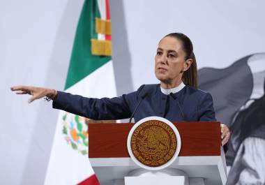 La presidenta Claudia Sheinbaum expresa sus condolencias a la familia de Carlos Manzo, alcalde de Uruapan, tras su asesinato durante la celebración del Día de Muertos en Michoacán